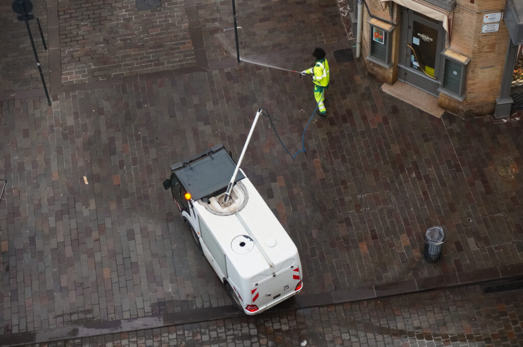 Nettoyer les rues et arroser les espaces verts avec les eaux usées traitées