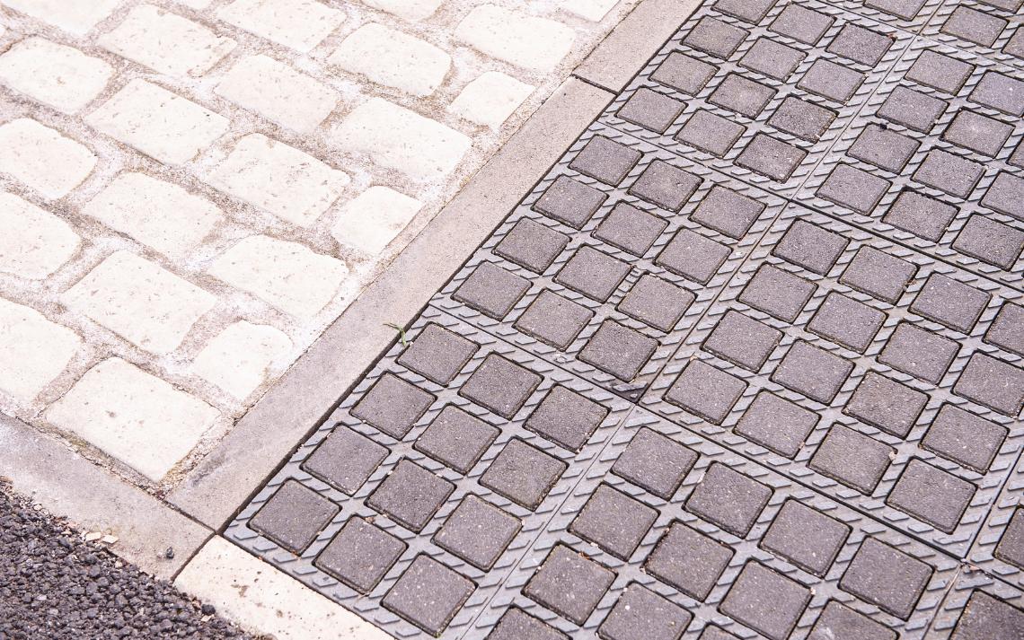 Dalles et résines drainantes - Crédits photo : aquagir