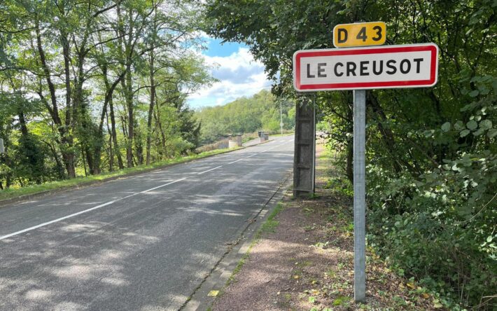 Panneau d’entrée den ville du Creusot - Crédits photo : Banque des Territoires