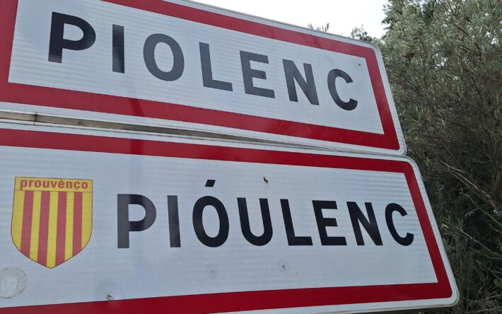 Panneau d'entrée de ville de Piolenc - Crédits photo : Mairie de Piolenc