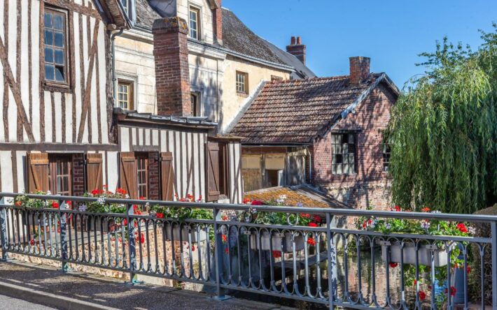 Vue sur Le Cosnier à Bernay en Normandie dans l’Eure - Crédits photo : JPC-PROD / Shutterstock