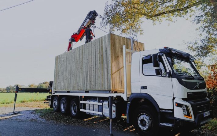 Installation d’un conteneur de 30 m³ avec bardage bois – Crédits photo : Banque des Territoires