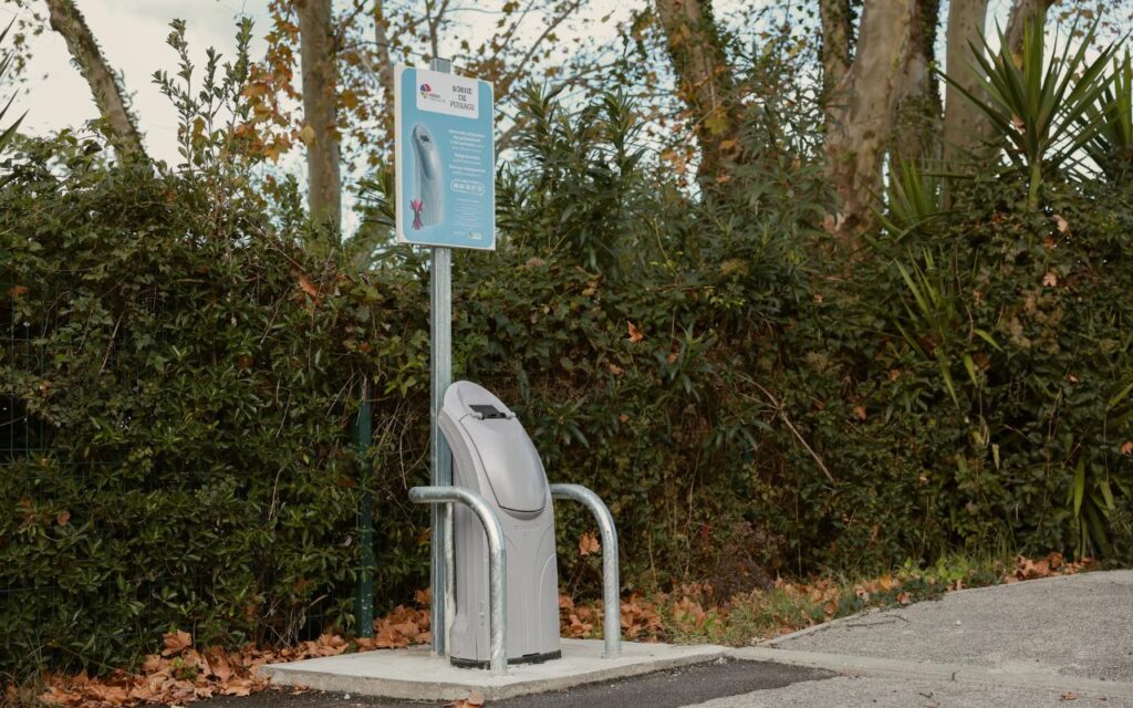 Une borne monétique de puisage en eau installée dans le territoire de Nîmes-Métropole (30)