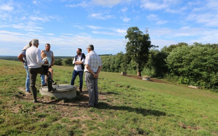 Forage d’une source d’eau sur un terrain agricole - Crédits photo : Communauté Urbaine Creusot Montceau